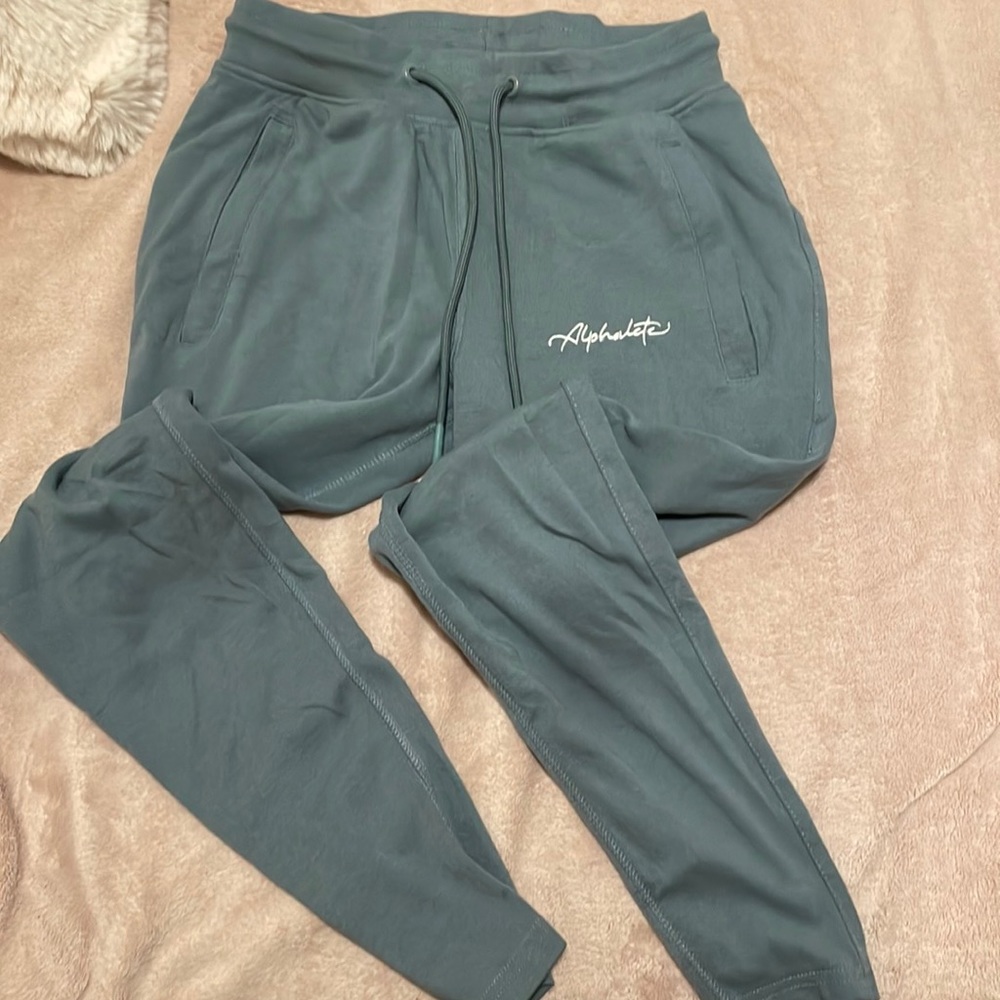 Alphalete joggers